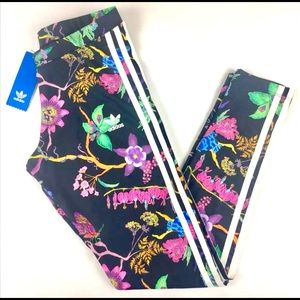 ✨NWT✨ Adidas Poisonous Garden Leggings